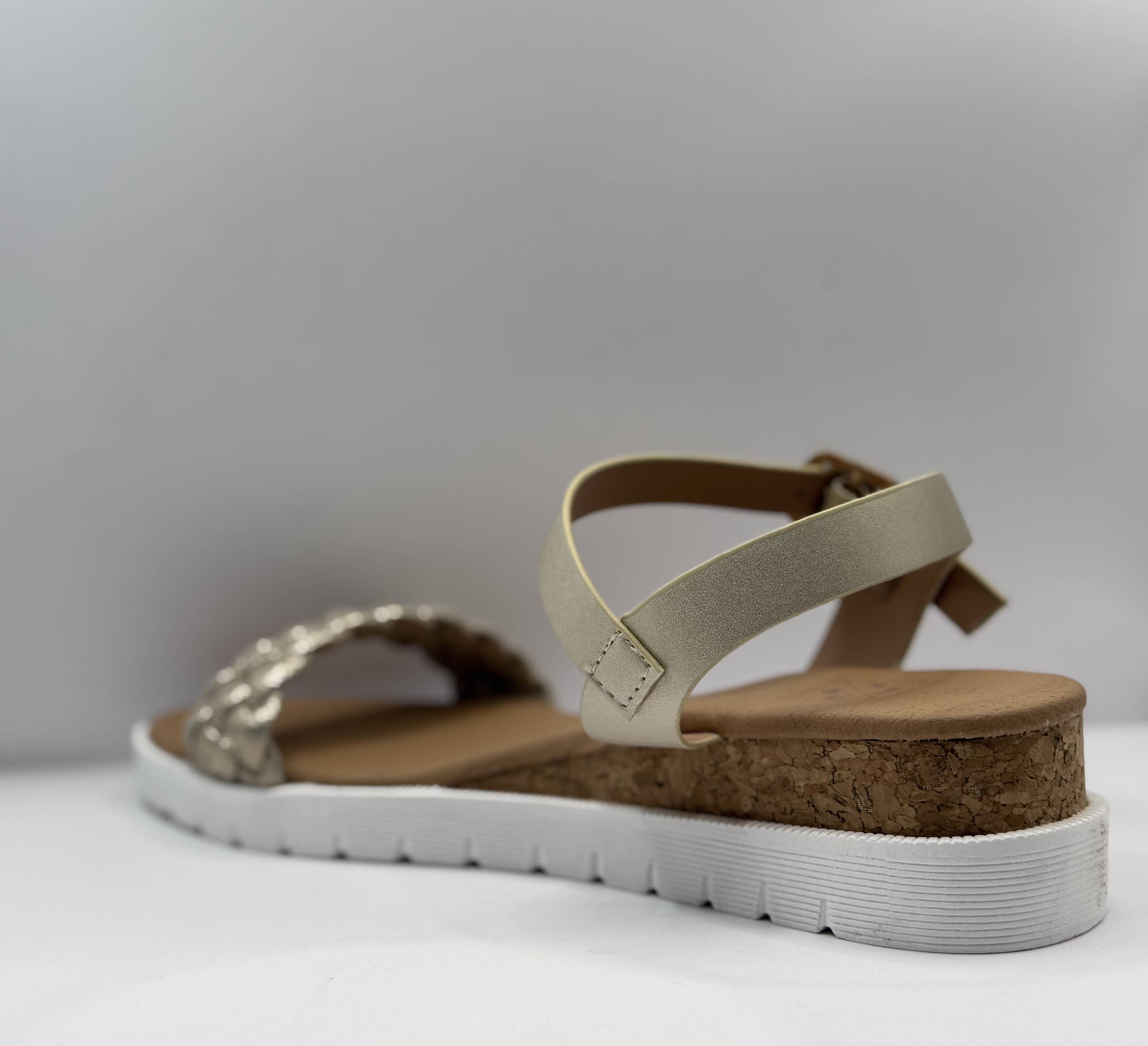 Bridge Dames Wedge Sandaal — Gevlochten Goud & Kurk