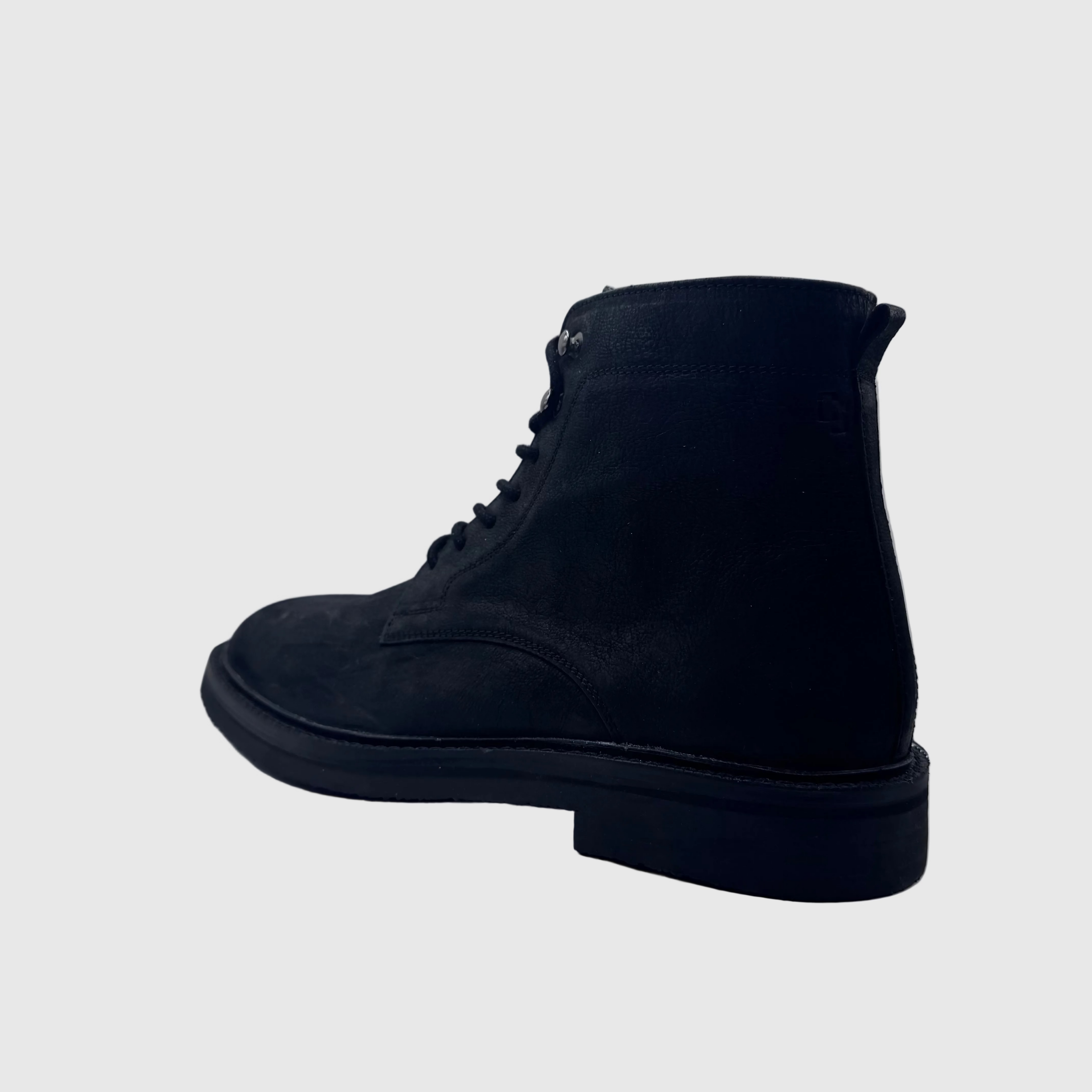 Concept Heren Veterboot Zwart — Strak Silhouet | Nubuck