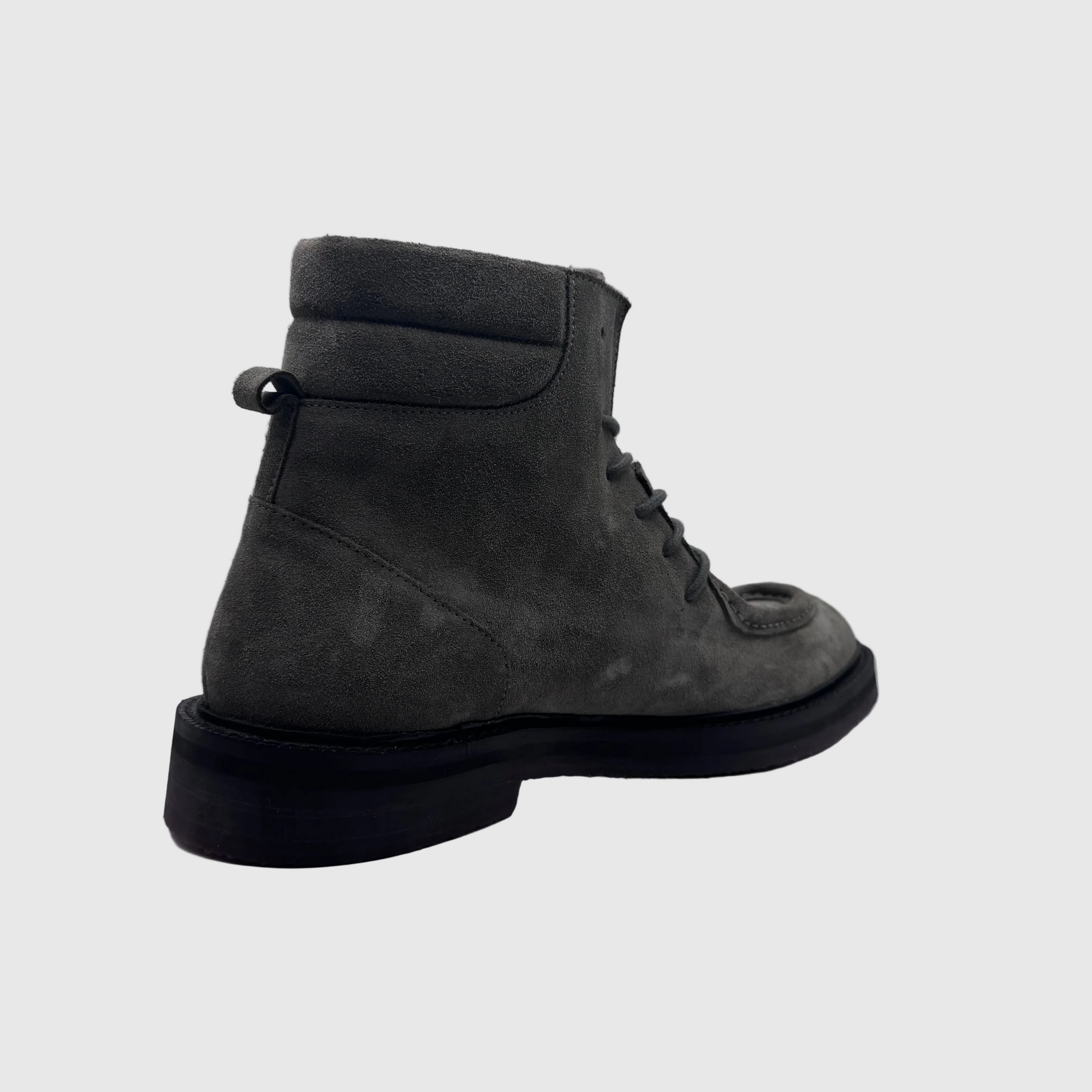 Concept Heren Veterboot Grijs — Strak Silhouet | Nubuck