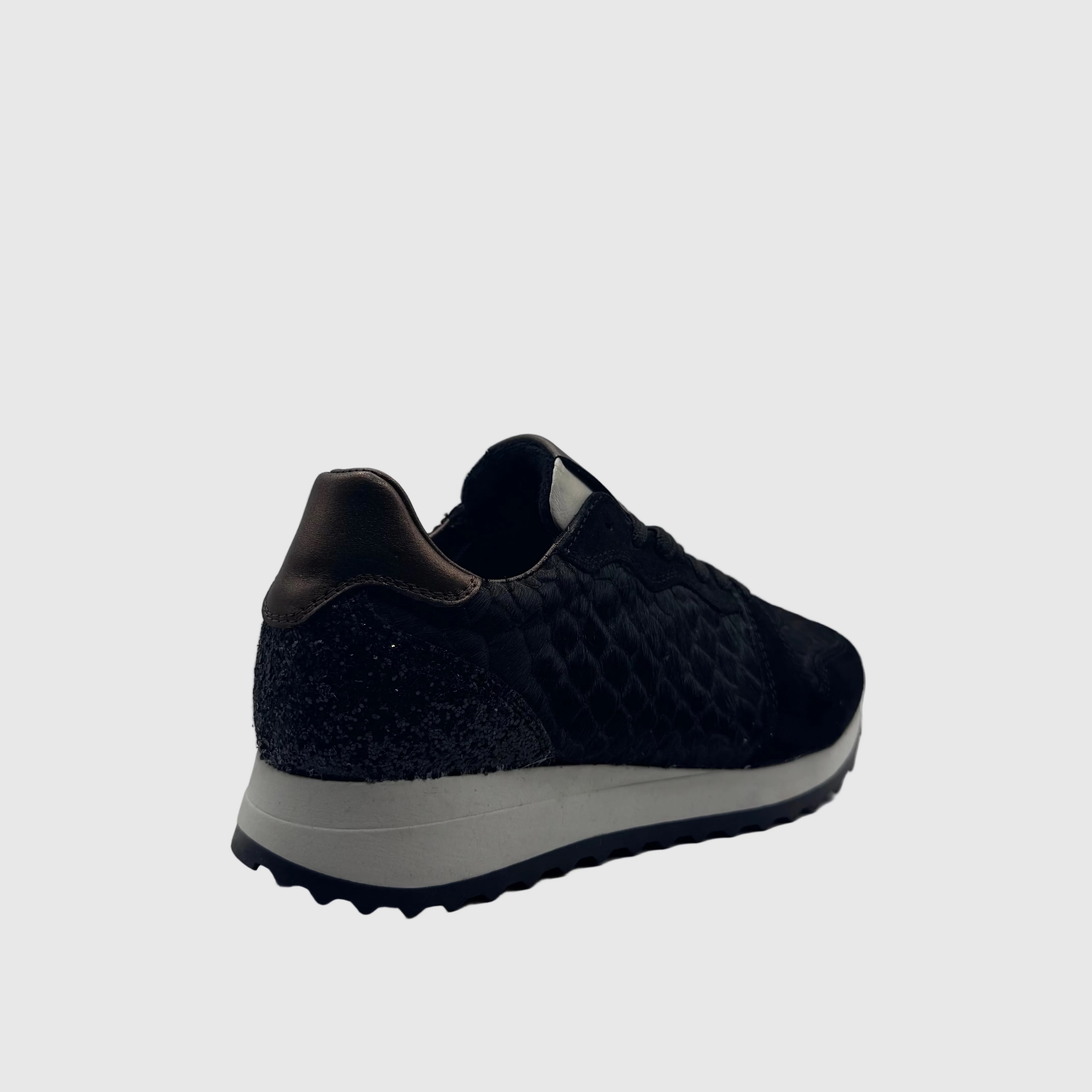 HIP Dames Sneaker Zwart — Slangenprint & Glitter | Suède
