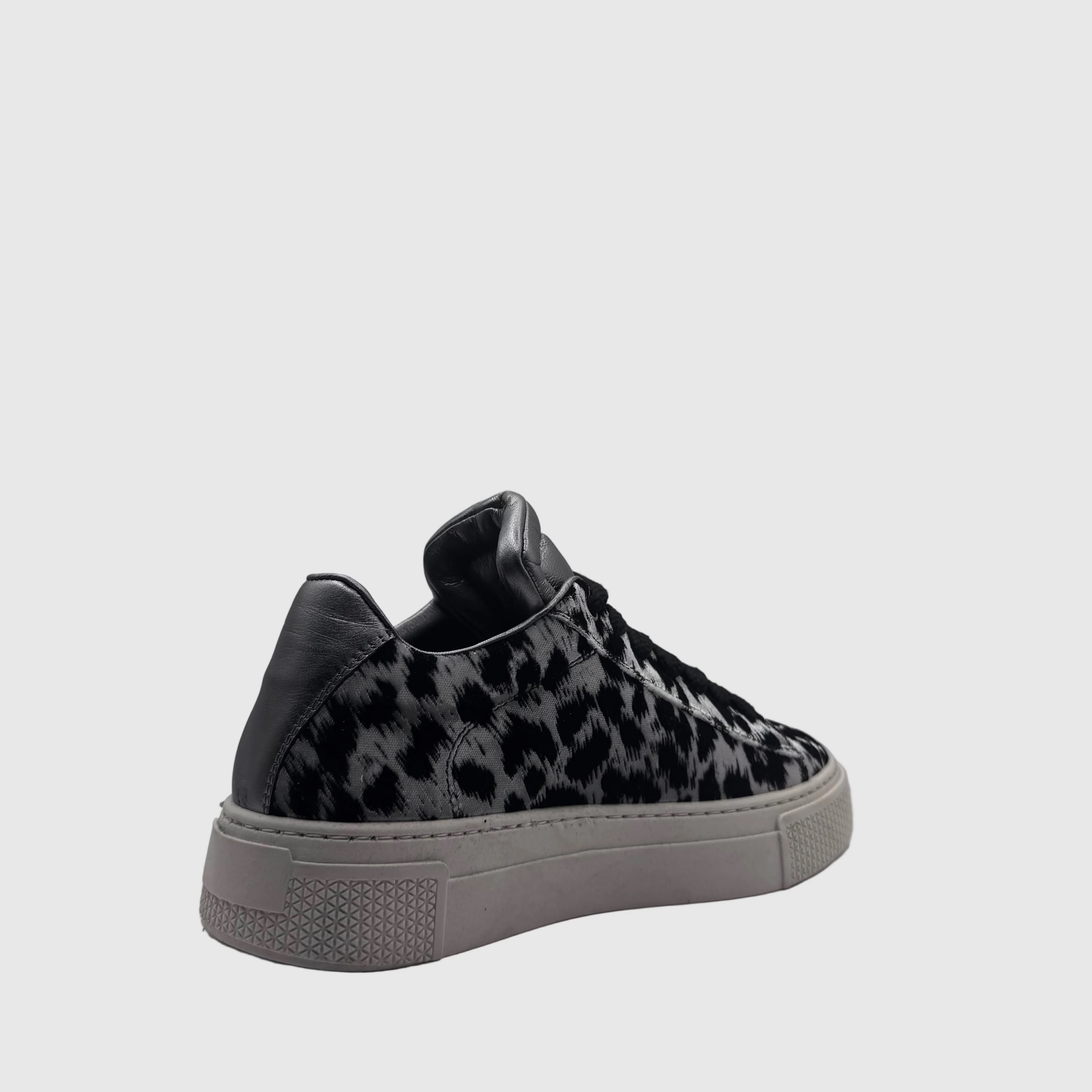 HIP Dames Sneaker Grijs Luipaard — Zilveren Hiel | Fluweel