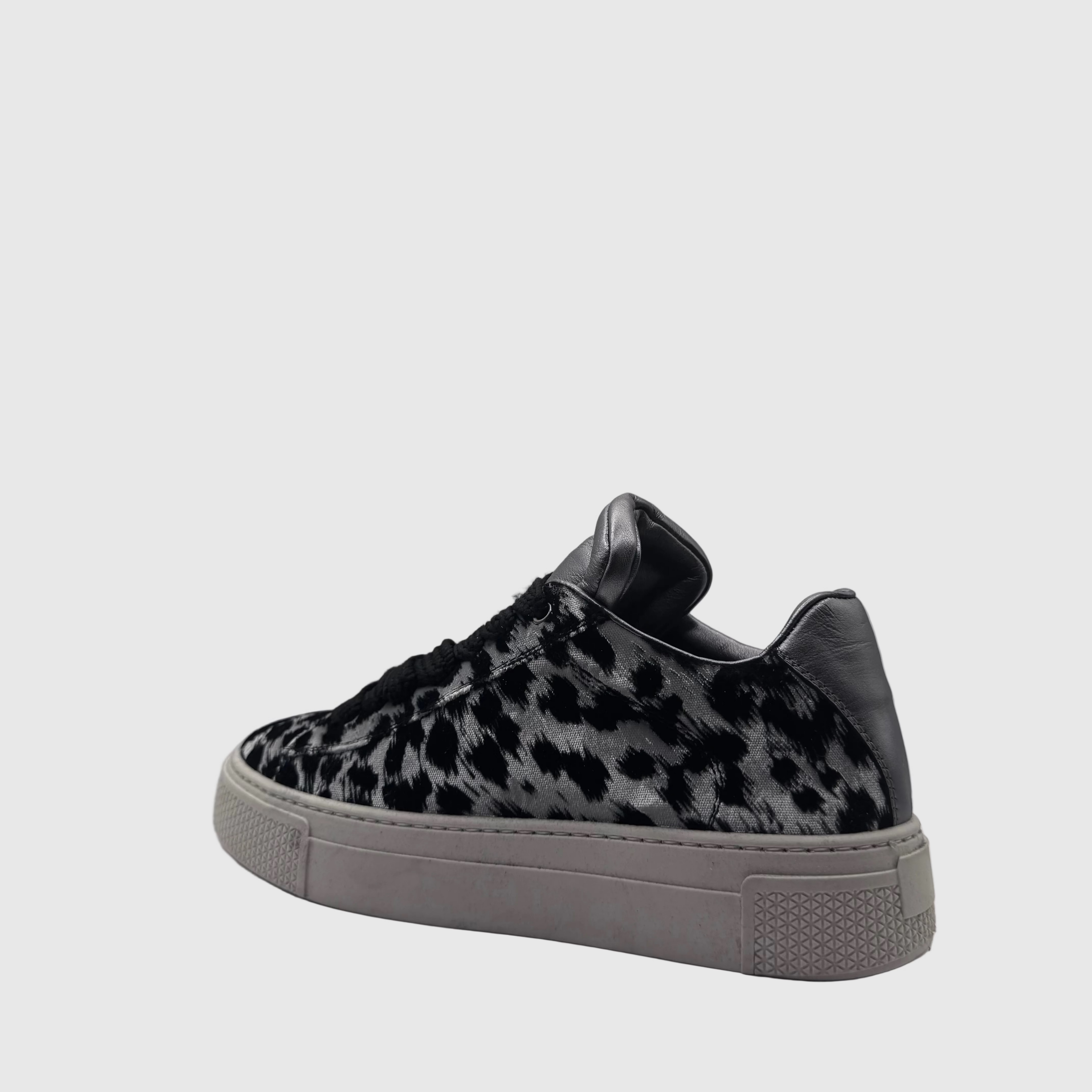 HIP Dames Sneaker Grijs Luipaard — Zilveren Hiel | Fluweel