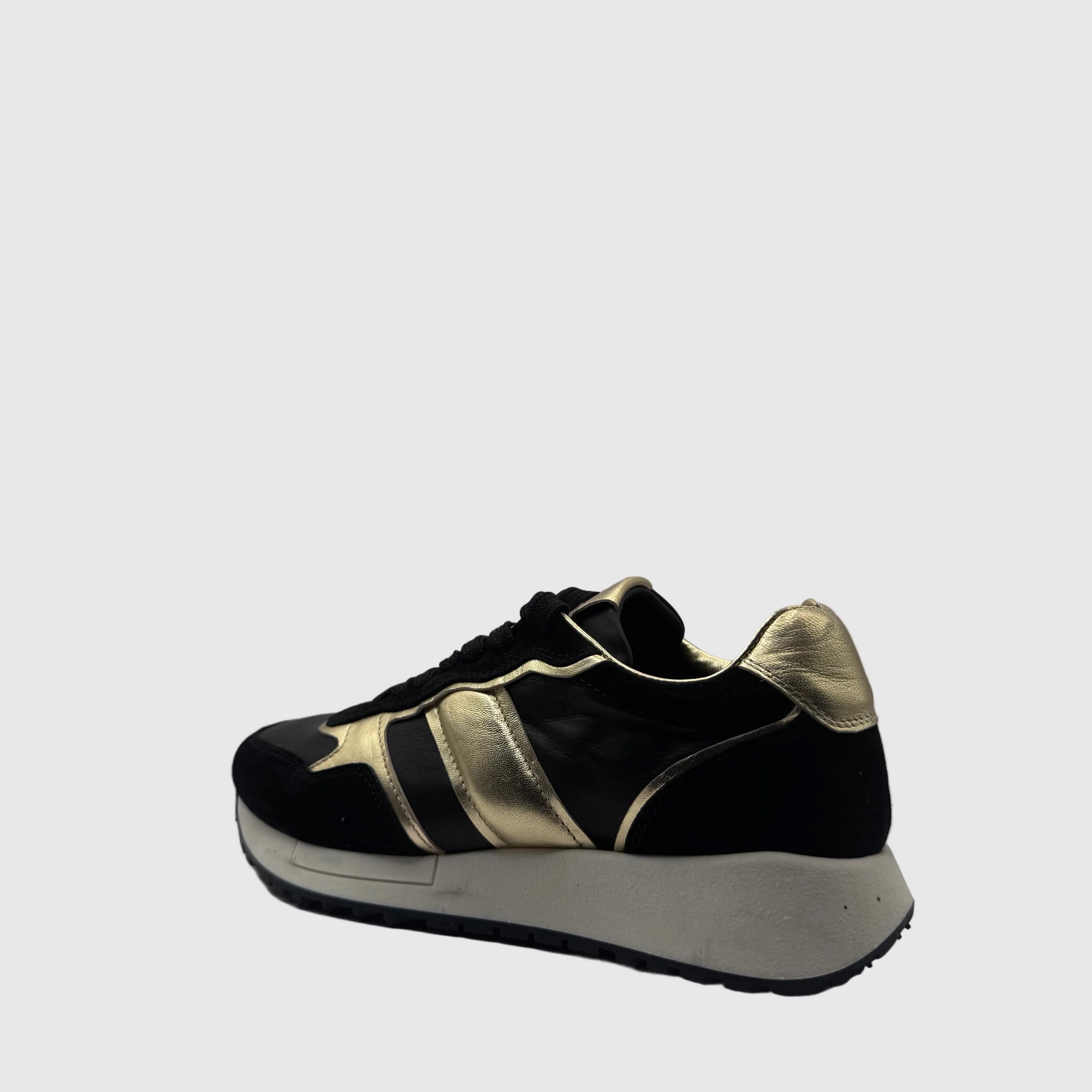 HIP Dames Sneaker Zwart — Gouden Streep | Leer